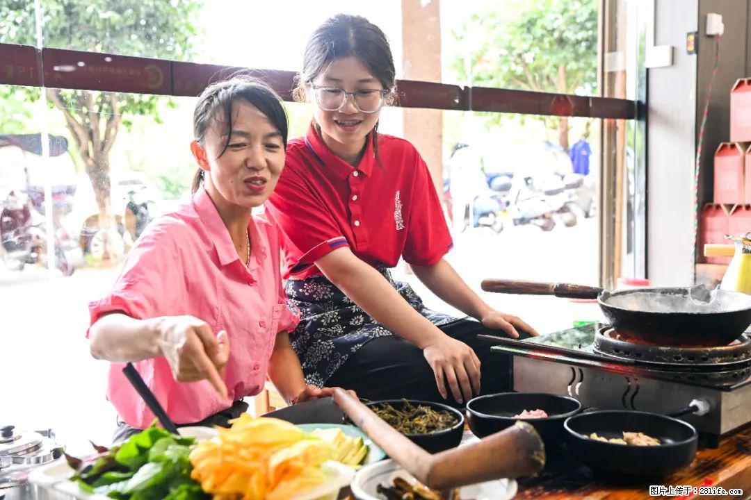 全网追的“扁担女孩”,找了一份暑假工,时薪12元 - 宿州生活资讯 - 宿州28生活网 suzhou.28life.com
